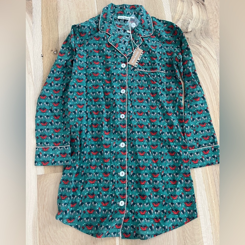Holly jolly Hathi night shirt green, new with tags, size XXS